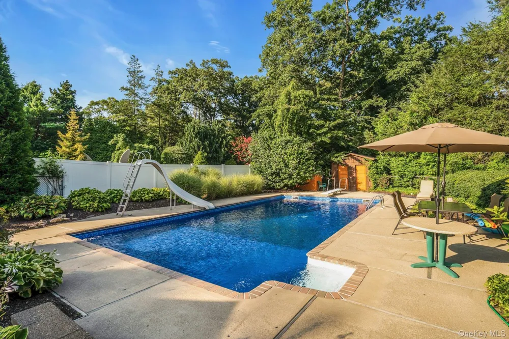 14 Tree Hollow Lane Dix Hills, NY 11746