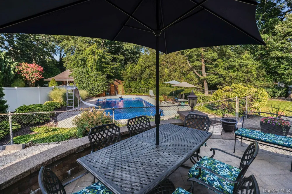 14 Tree Hollow Lane Dix Hills, NY 11746