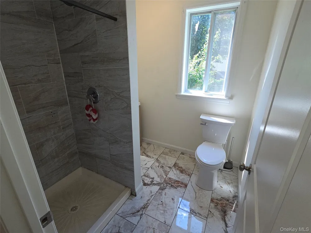 41 Lakewood Street Wyandanch, NY 11798