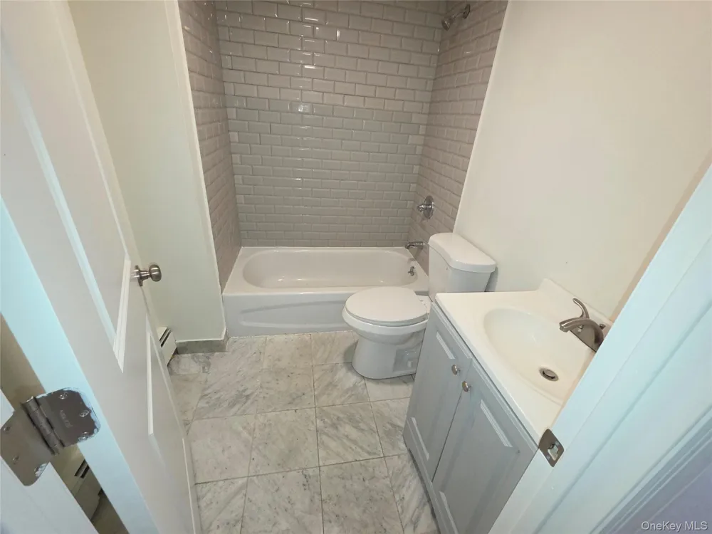 41 Lakewood Street Wyandanch, NY 11798