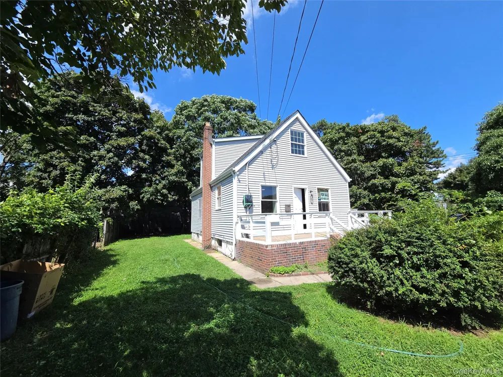 41 Lakewood Street Wyandanch, NY 11798