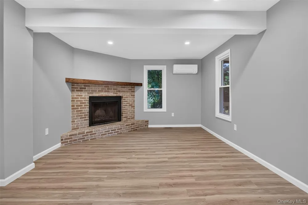 95 Silver Lake Sctn Road Middletown, NY 10940