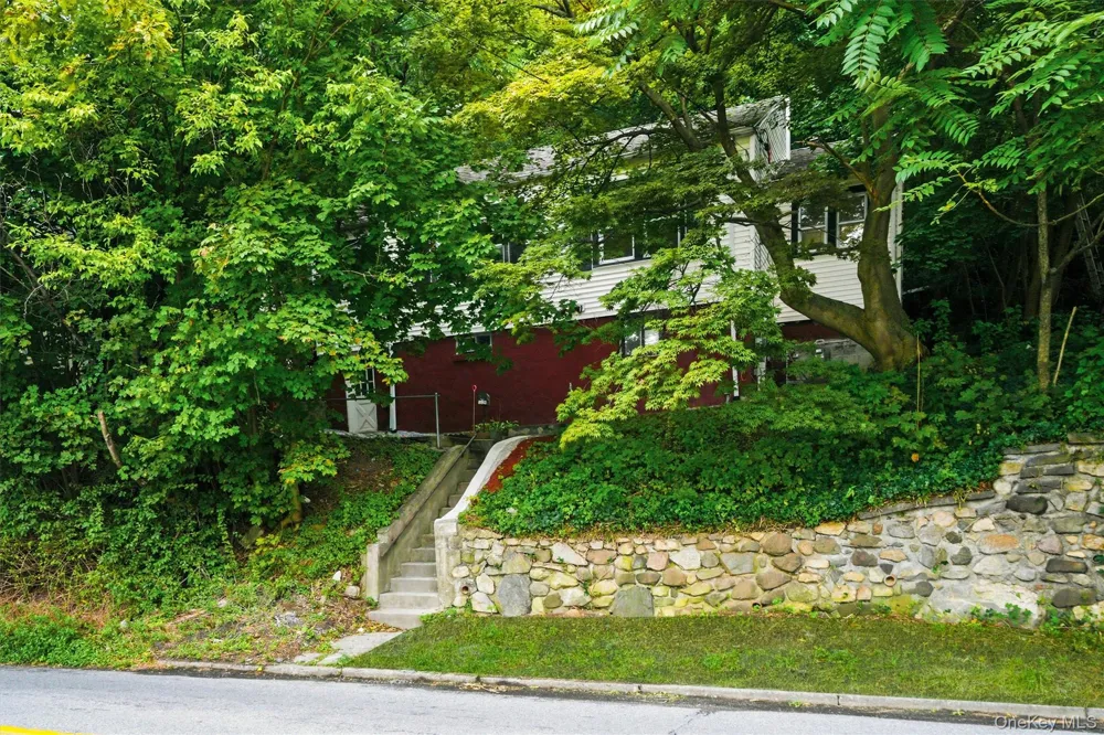669 Division Street Peekskill, NY 10566