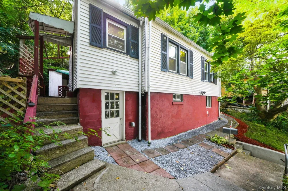 669 Division Street Peekskill, NY 10566