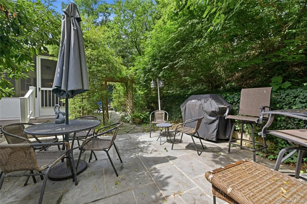40 Cliftwood Drive Huntington, NY 11743