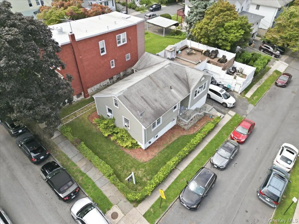 25 Coolidge Avenue Yonkers, NY 10701