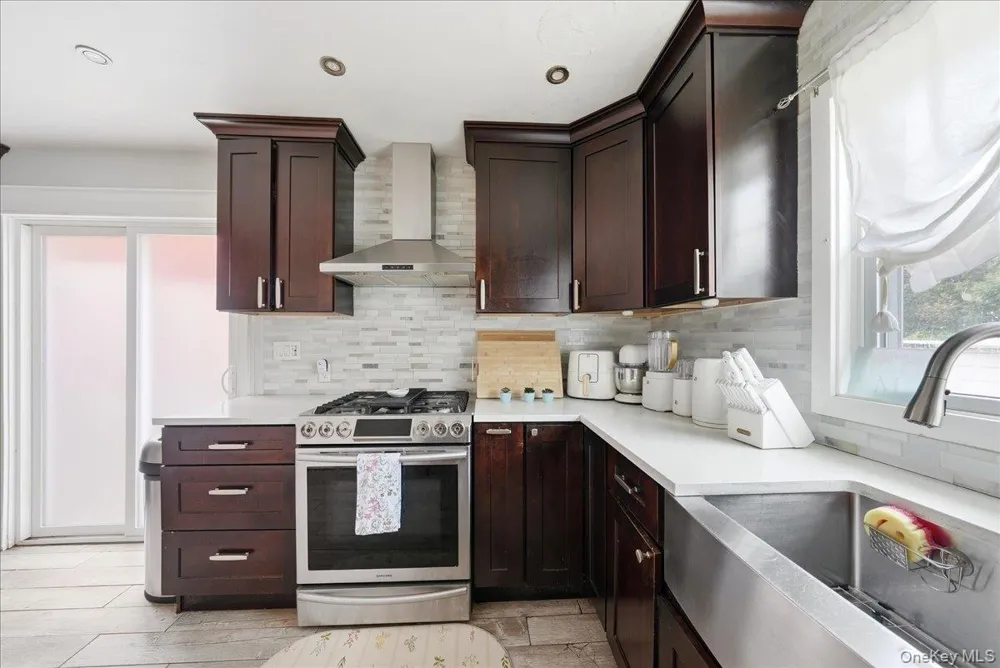 25 Coolidge Avenue Yonkers, NY 10701