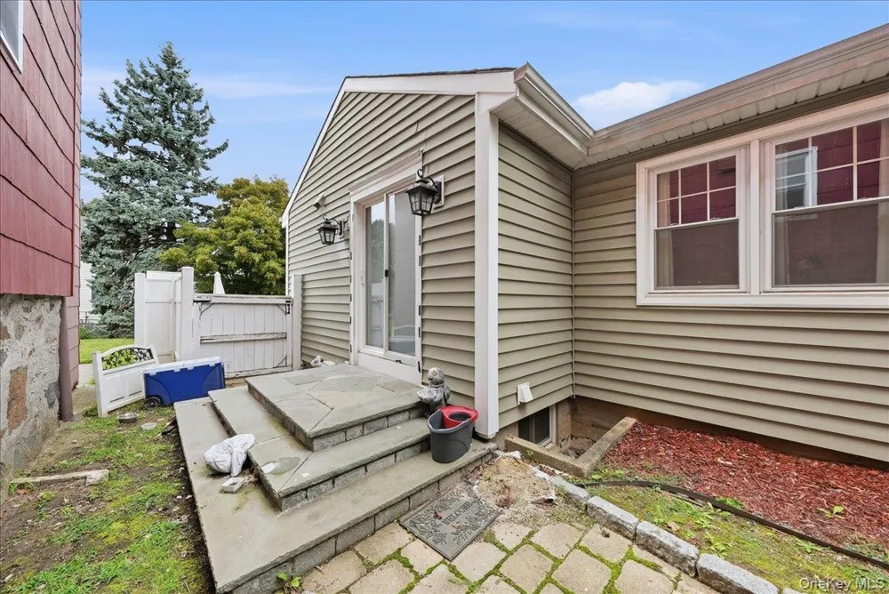 25 Coolidge Avenue Yonkers, NY 10701