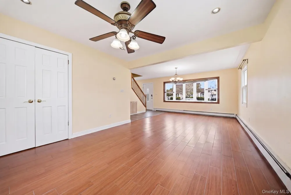 20 Needle Lane Levittown, NY 11756