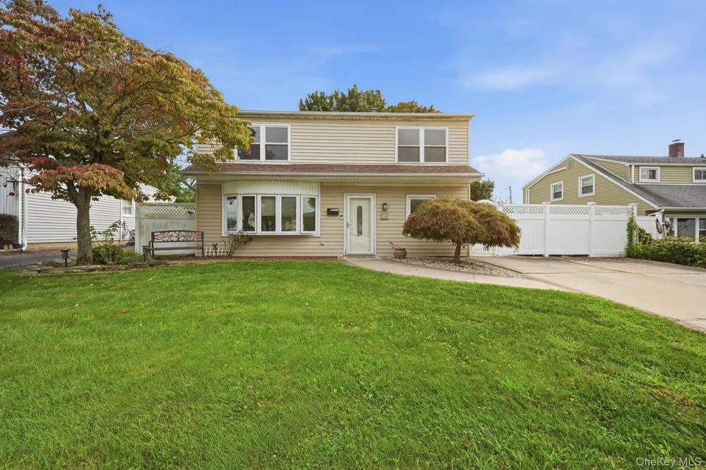 20 Needle Lane Levittown, NY 11756