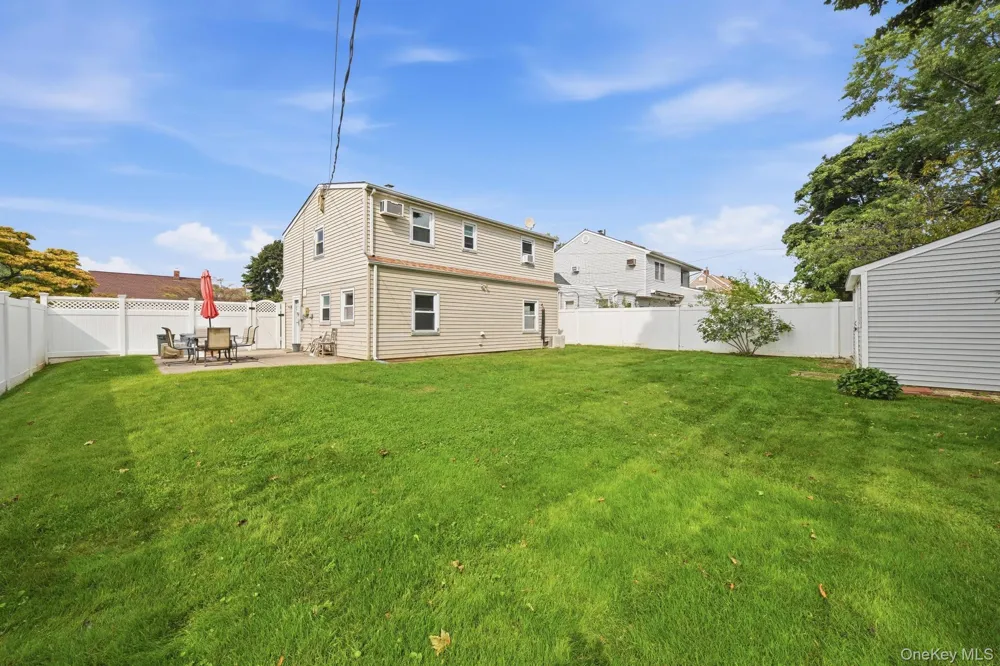 20 Needle Lane Levittown, NY 11756