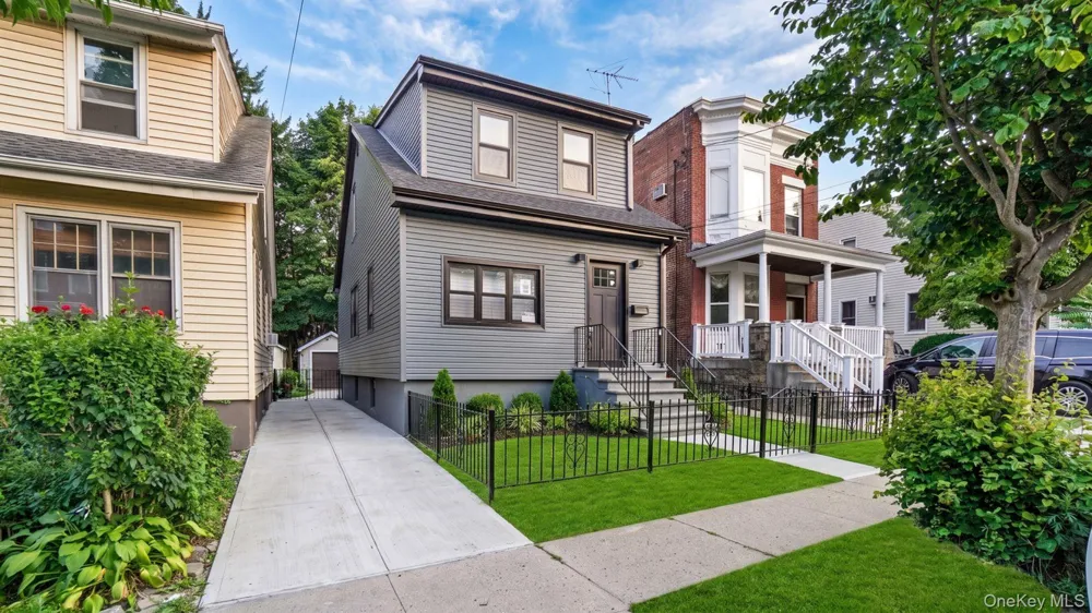 128 E 238th Street Bronx, NY 10470