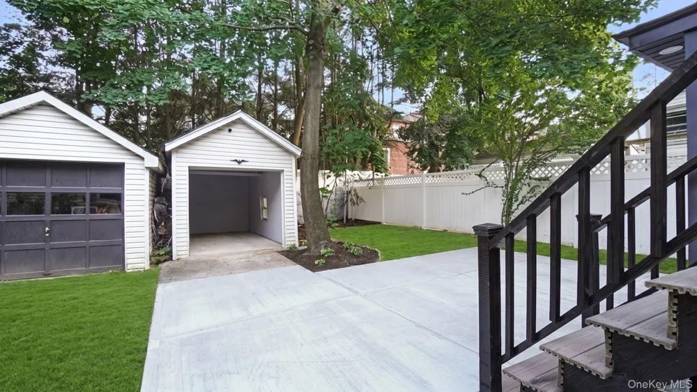 128 E 238th Street Bronx, NY 10470