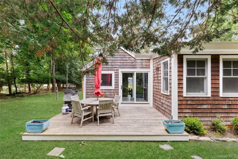 12 School Street Springs, NY 11937