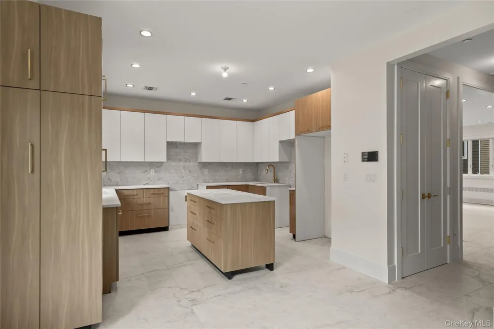 5205 Corner Street Spring Valley, NY 10977