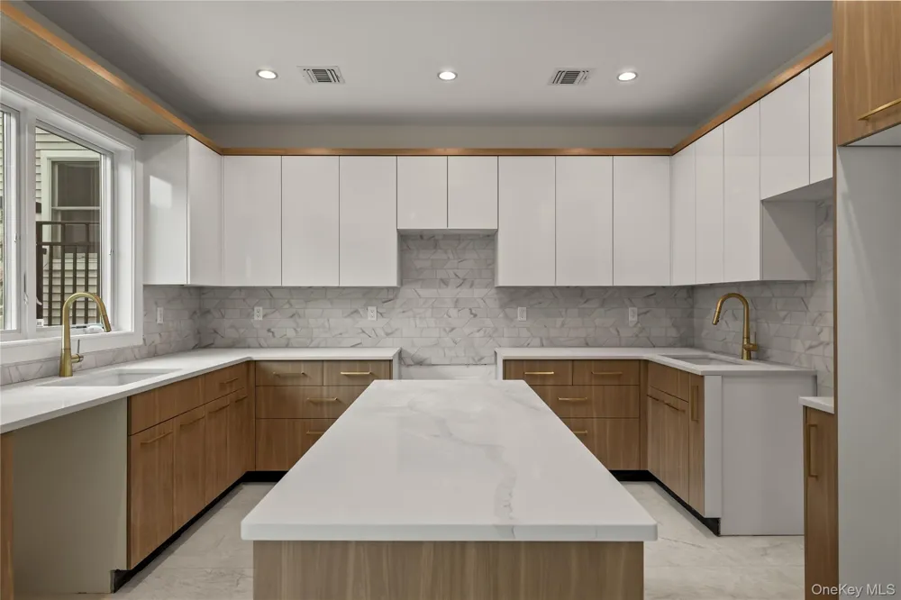 5205 Corner Street Spring Valley, NY 10977