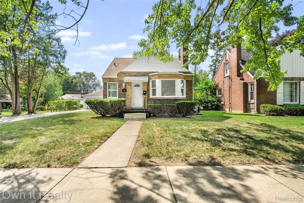 10031 Mercedes Redford Charter Township, MI 48239