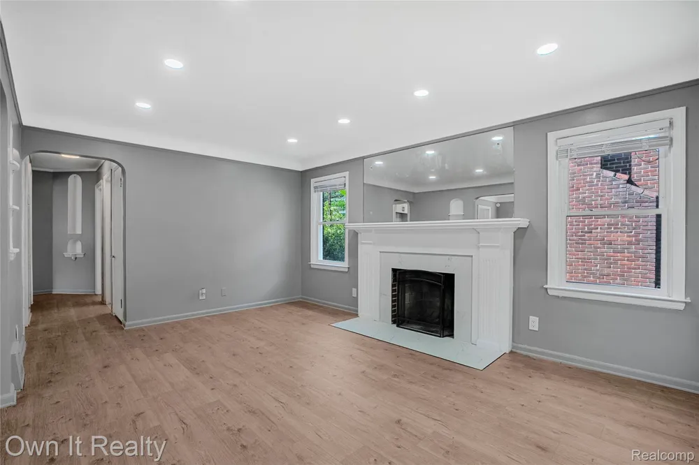 10031 Mercedes Redford Charter Township, MI 48239
