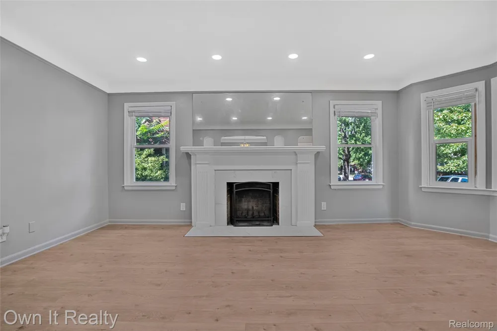 10031 Mercedes Redford Charter Township, MI 48239