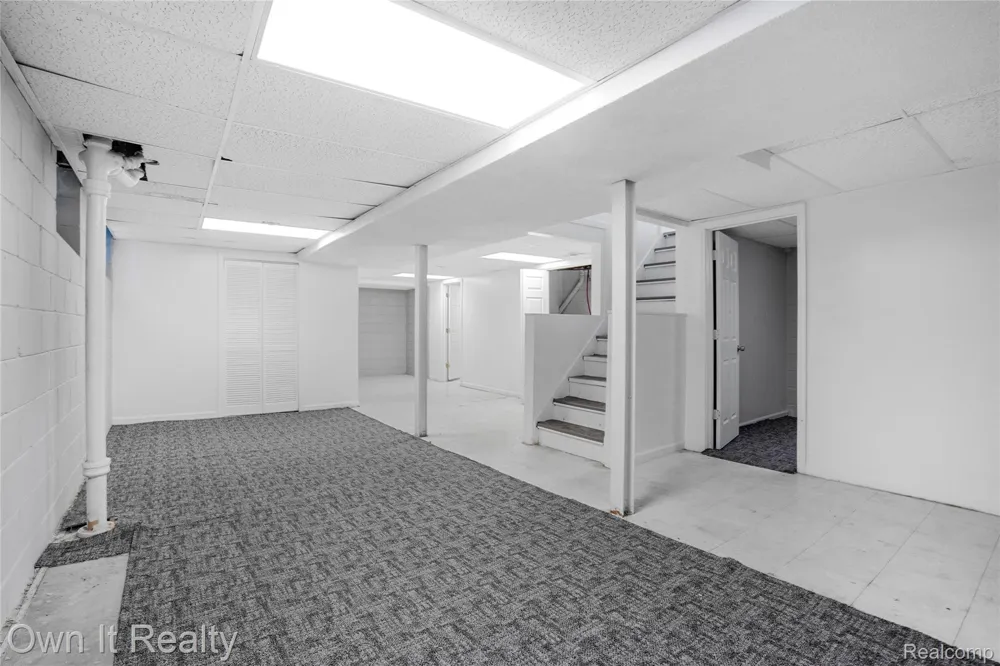 10031 Mercedes Redford Charter Township, MI 48239
