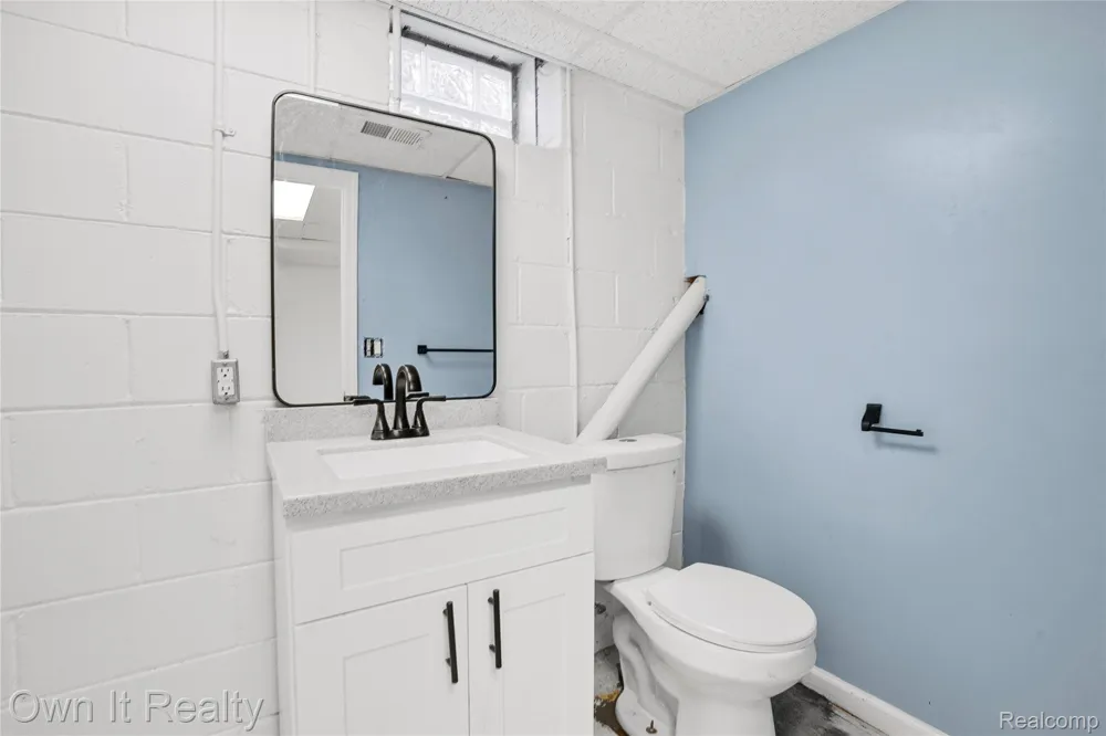 10031 Mercedes Redford Charter Township, MI 48239