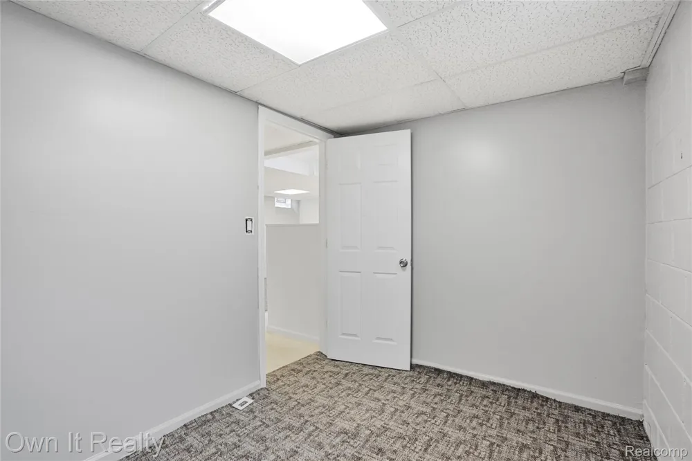 10031 Mercedes Redford Charter Township, MI 48239