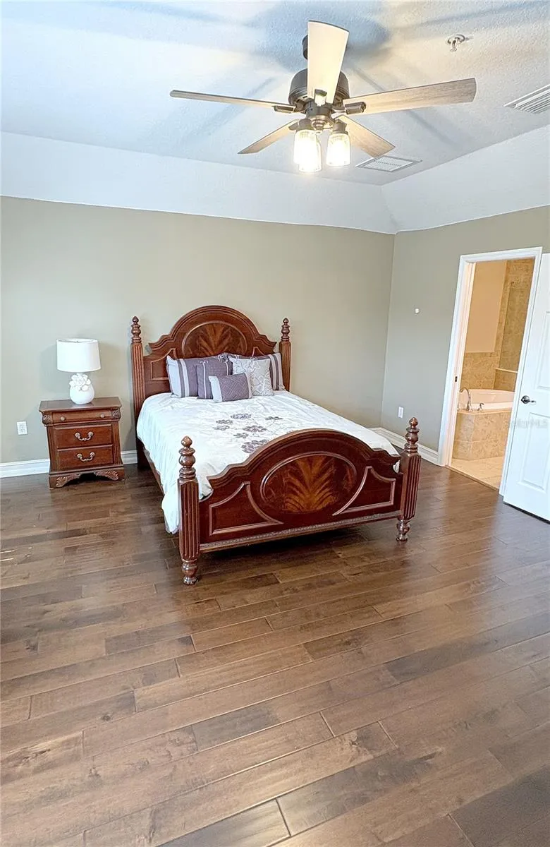 9632 BAY GROVE LANE Tampa, FL 33615