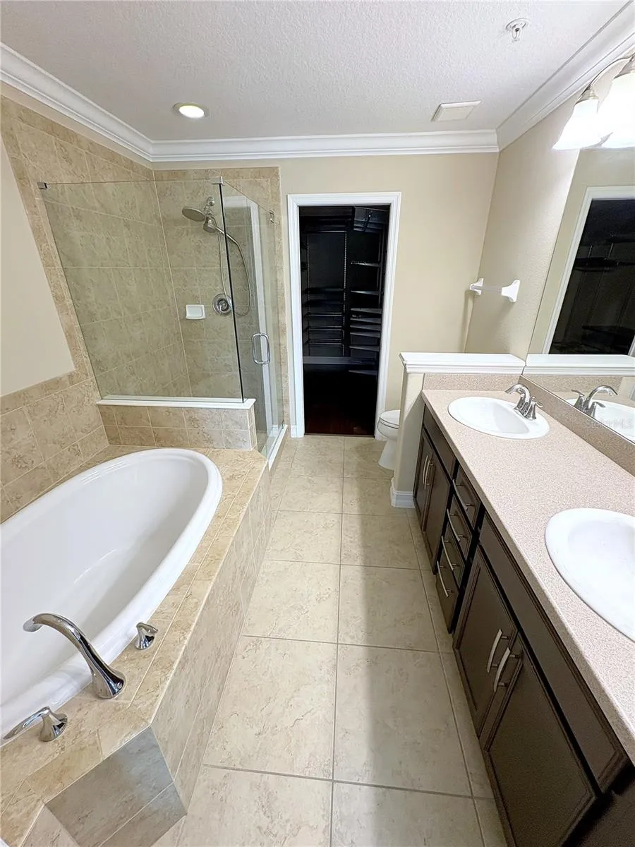 9632 BAY GROVE LANE Tampa, FL 33615
