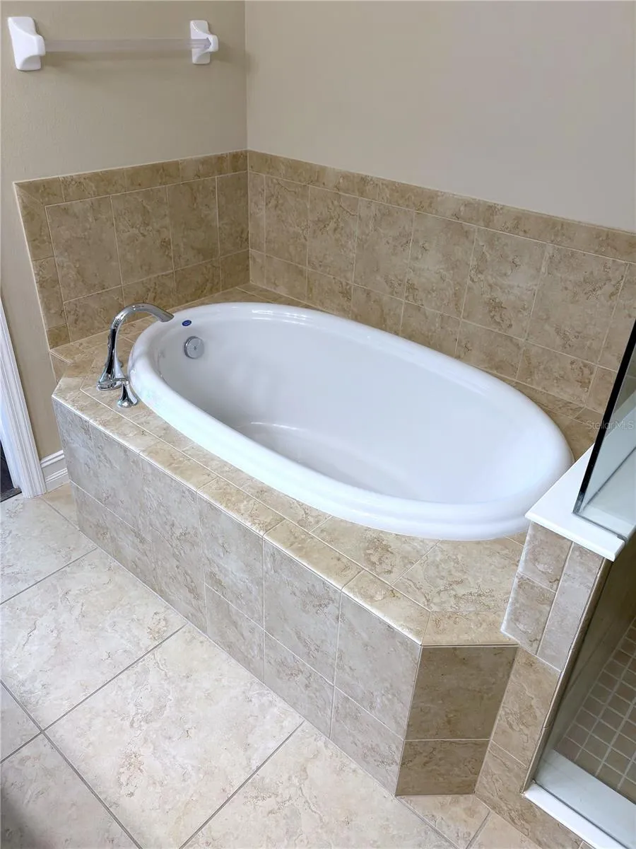 9632 BAY GROVE LANE Tampa, FL 33615