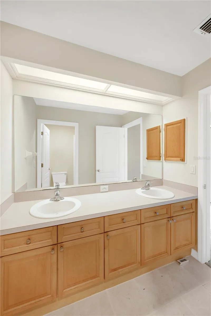 2304 DELAMERE COURT Valrico, FL 33596