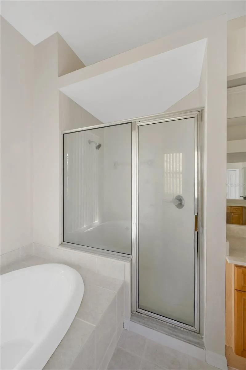 2304 DELAMERE COURT Valrico, FL 33596