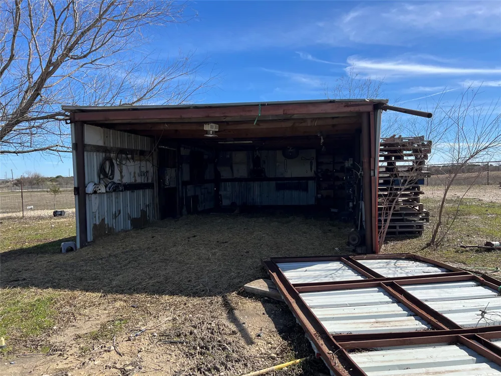 1300 County Road 217 Florence, TX 76527
