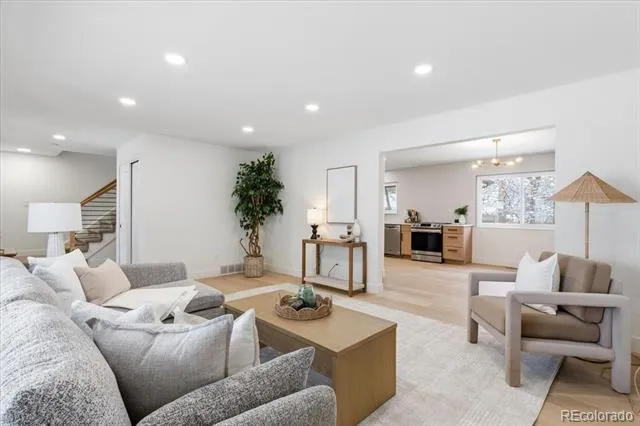 6174 S Lima Way Englewood, CO 80111