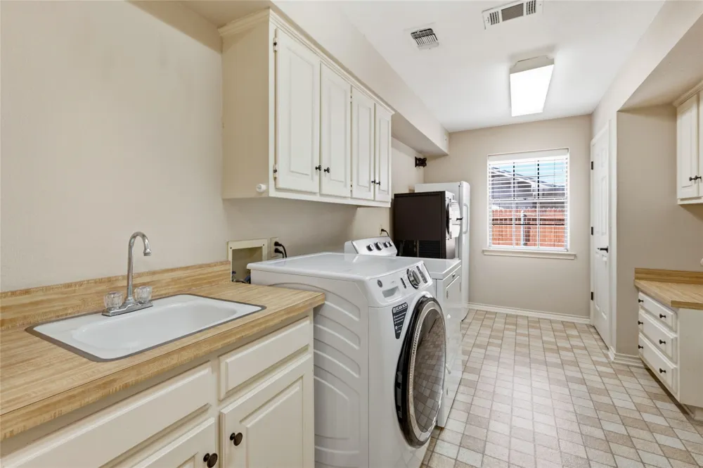 3005 Glasgow Drive Arlington, TX 76015