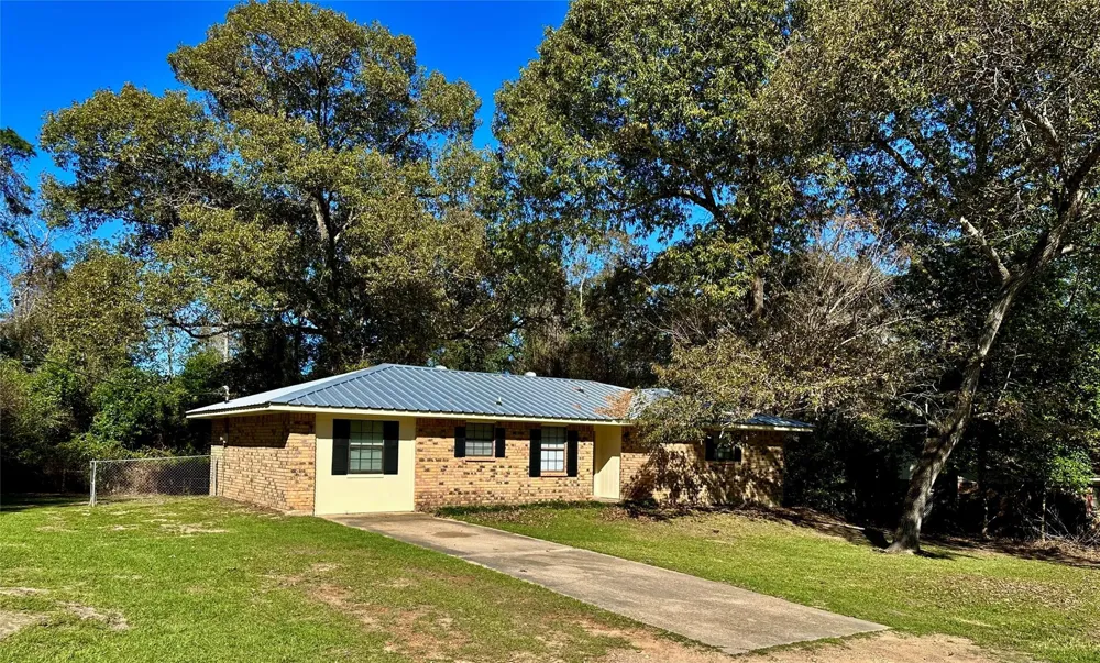 133 County Road 1028 Woodville, TX 75979