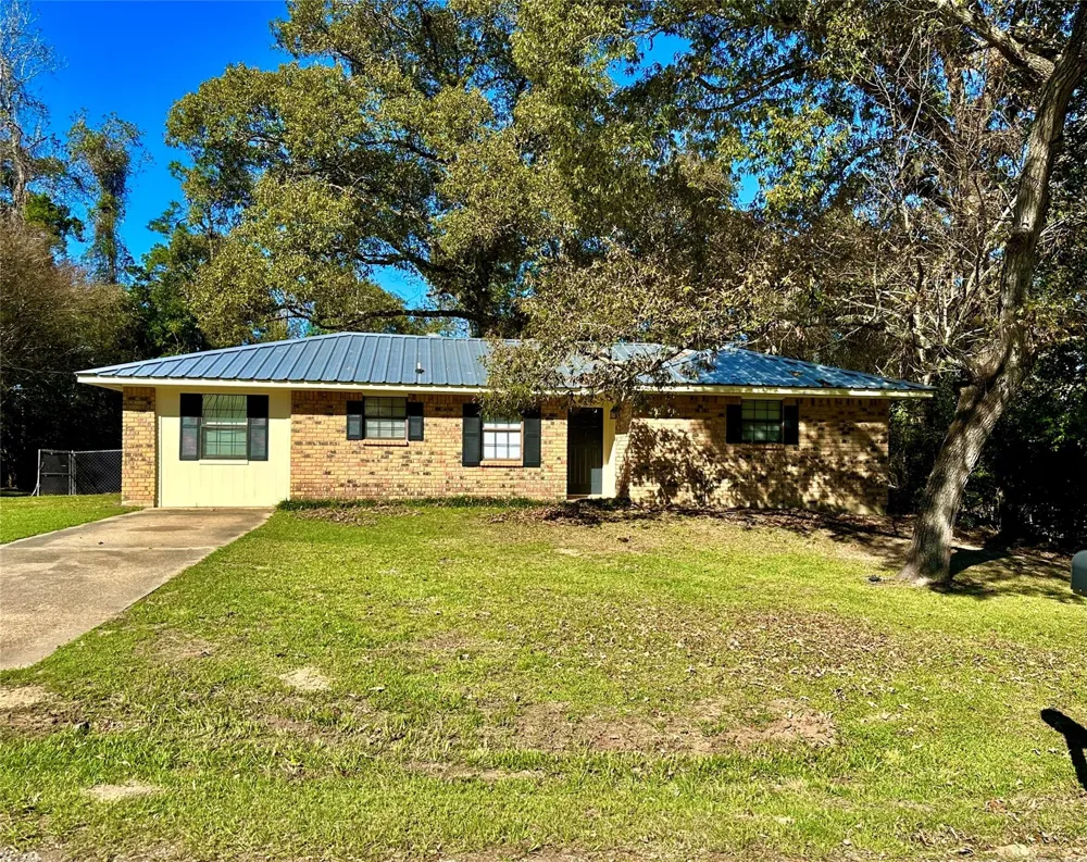133 County Road 1028 Woodville, TX 75979