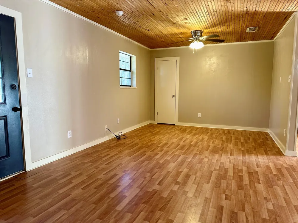 133 County Road 1028 Woodville, TX 75979
