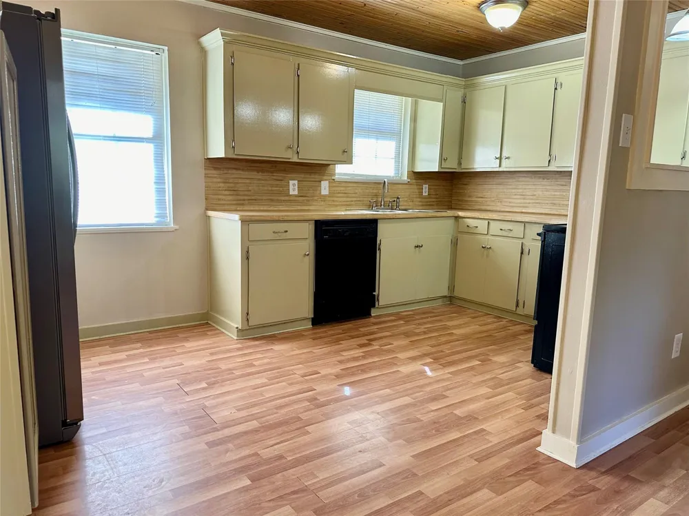 133 County Road 1028 Woodville, TX 75979