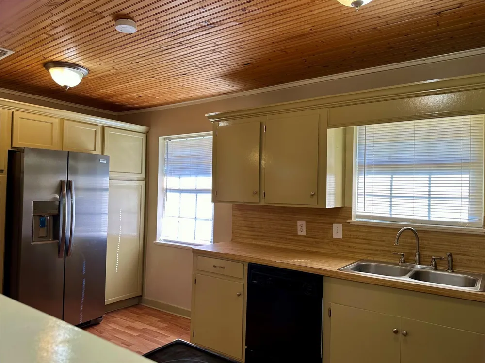 133 County Road 1028 Woodville, TX 75979