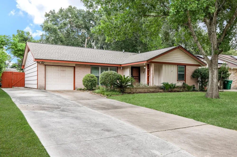 6834 Hendon Lane Houston, TX 77074