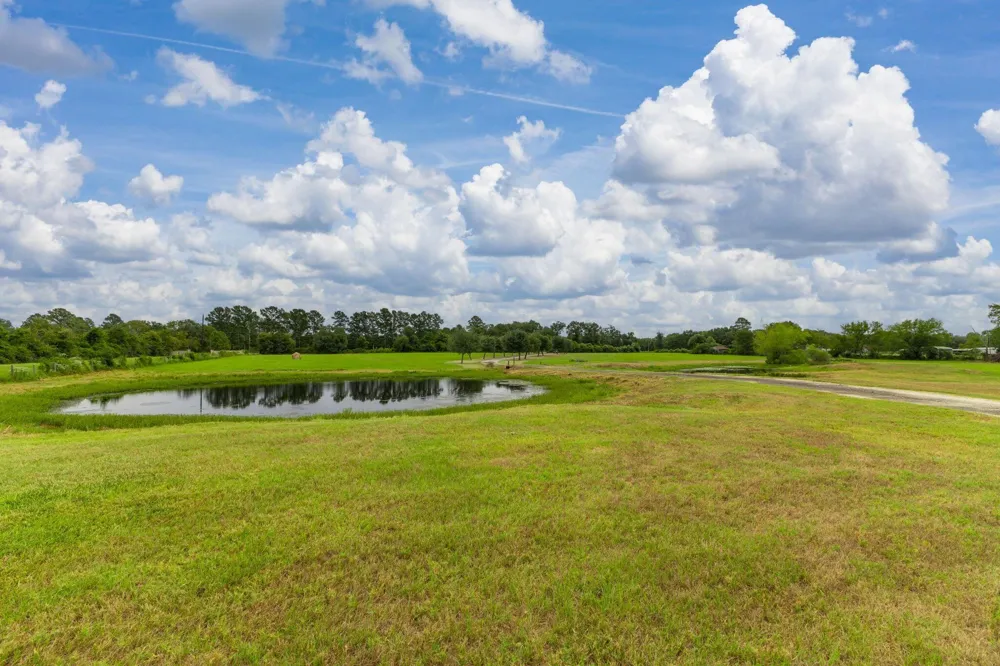 28565 Mellman Road Hempstead, TX 77445