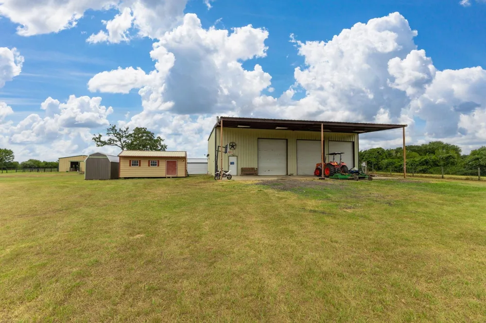 28565 Mellman Road Hempstead, TX 77445