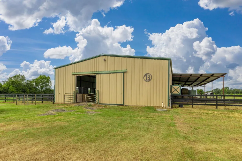 28565 Mellman Road Hempstead, TX 77445