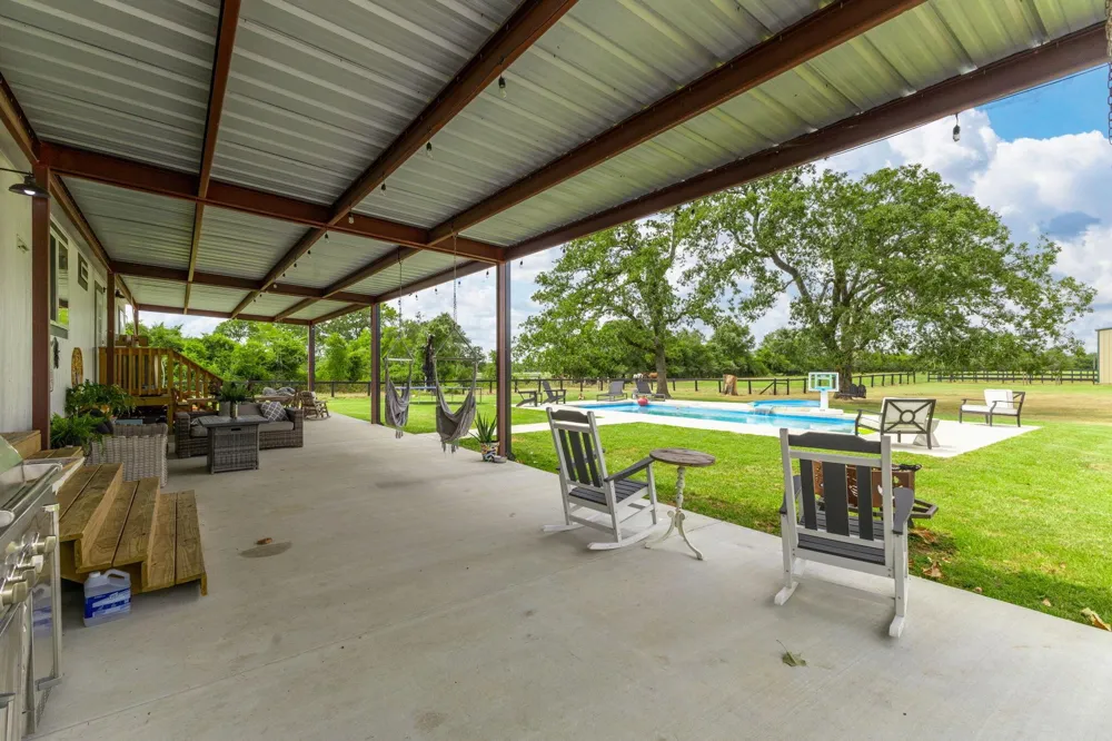 28565 Mellman Road Hempstead, TX 77445