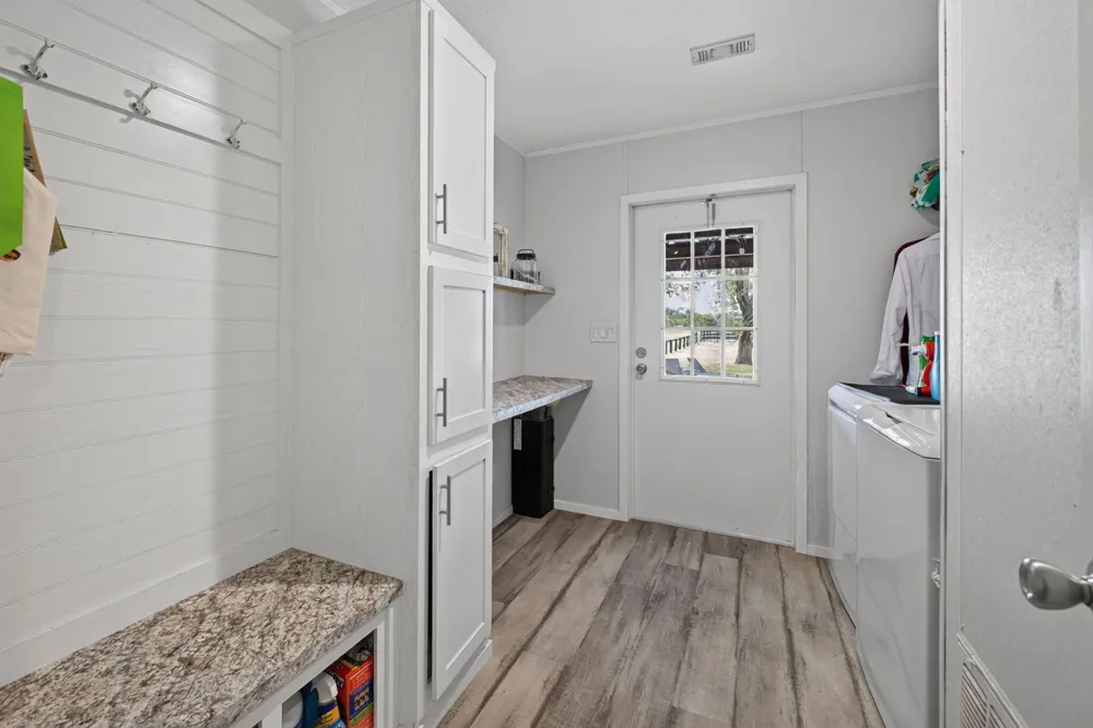 28565 Mellman Road Hempstead, TX 77445
