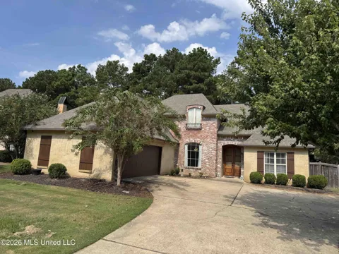 103 Red Oak Court