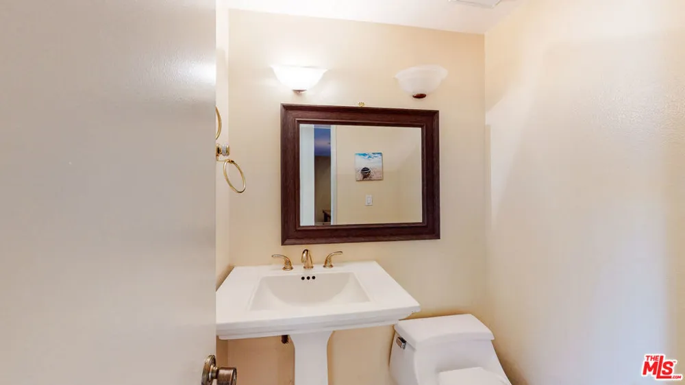21821 BURBANK BOULEVARD #139 Woodland Hills, CA 91367