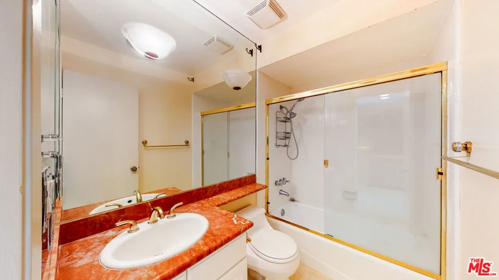 21821 BURBANK BOULEVARD #139 Woodland Hills, CA 91367