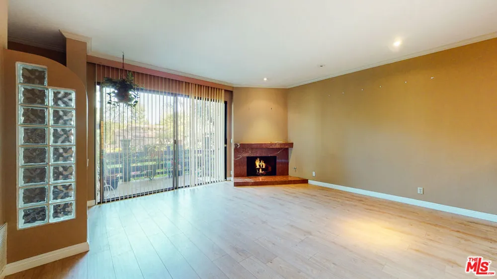 21821 BURBANK BOULEVARD #139 Woodland Hills, CA 91367