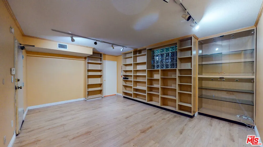 21821 BURBANK BOULEVARD #139 Woodland Hills, CA 91367